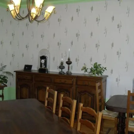 Maison De Charme Avec Terrain - 4 Chambres, Terrasse Et Salon Confort - Pays De Jeanne D'arc - Fr-1-585-130 Frühstückspension